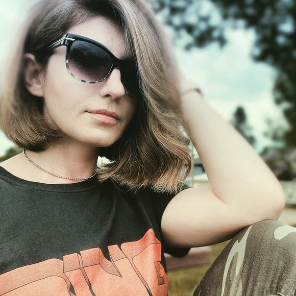 Meet your Posher, Natasha - Picture 1 of 1